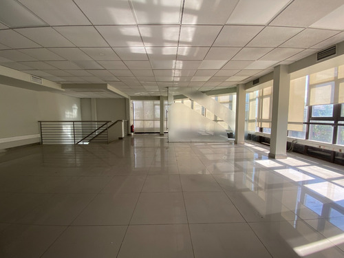 Cuevas/barrio Cívico Comercial/amplia Factibilidad Comercial