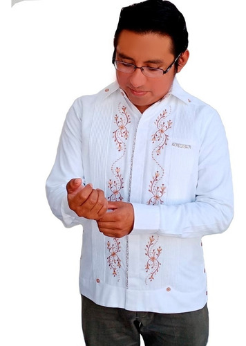 Guayabera Bordada Artesanal M/l Alex. Mayakim.