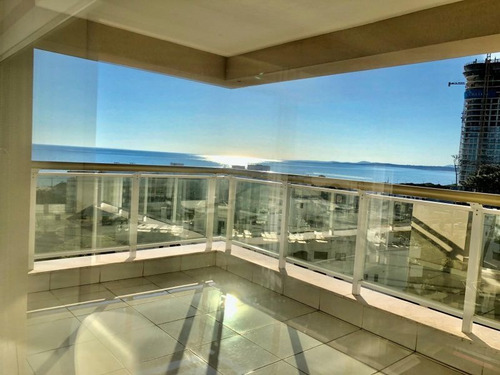 Apartamento En Alquiler Por Temporada De 3 Dormitorios En Playa Mansa