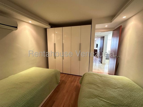 Estupendo Apartamento En Colinas De La Tahona 25-18150