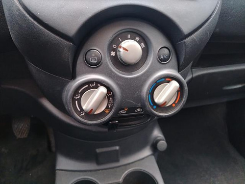 Nissan Versa 1.6 A/C Mt