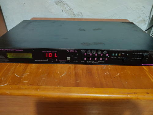 Procesador De Voz O Instrumento Art Multiverb (Usado)