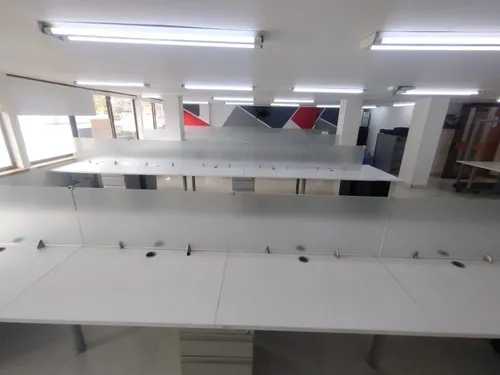 Oficina Amoblada Call Center 118m