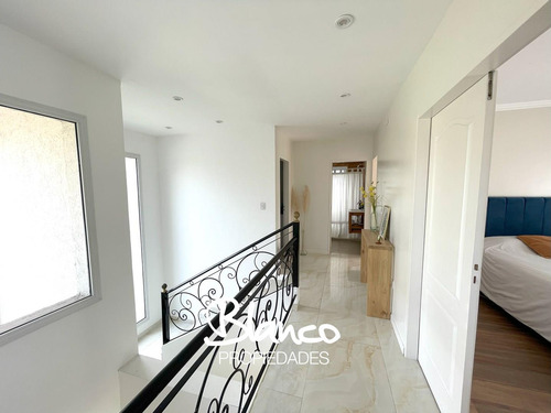 Casa En Venta En Santo Tomás, Pilar, G.b.a. Zona Norte