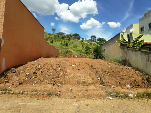 Meio Lote (esquerdo) 6x30m, Vale Do Sol Governador Valadares