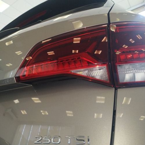 Imagen 7 de 25 de Volkswagen Taos 2023 1.4 250 Tsi Hero