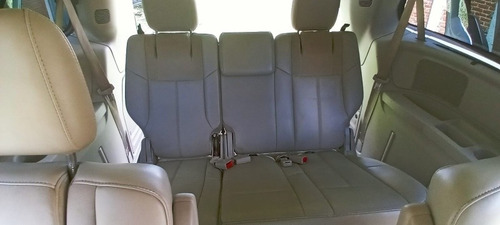 Imagen 11 de 15 de Chrysler Town & Country 2011 3.6 Touring Mt