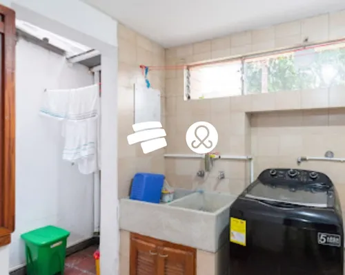 Casa En Venta En El Poblado, Loma De Los Balsos