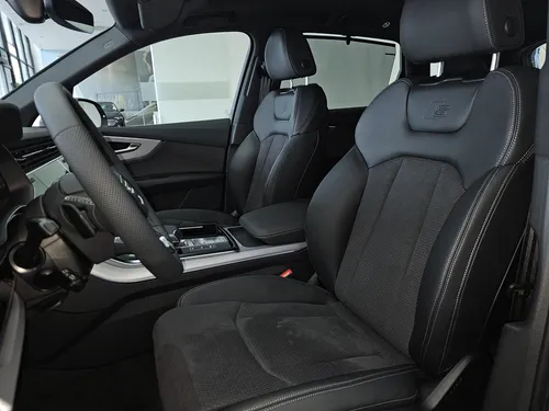 Audi Q7 S-line 2025