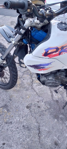 Imagem 2 de 6 de Suzuki Dr 650