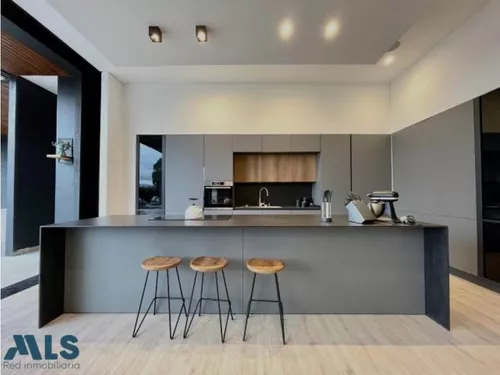 Estrena. ¡imponente Y Perfecta! Piscina, Jacuzzi,...(mls#242405)
