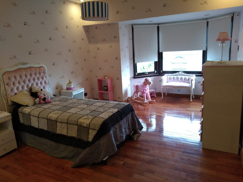 Casa En Venta 8 Ambientes En Ramos Mejia Con Pileta