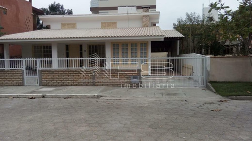 Imagem 1 de 15 de Casa Perto Da Praia Em Governador Celso Ramos - 4270