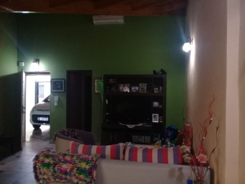 Imagen 5 de 19 de Casa En Venta En Merlo Centro Hermosa