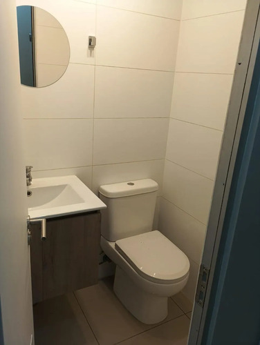 Arrienda Oficina Con Privados Y Dos Baños En Centro Tco