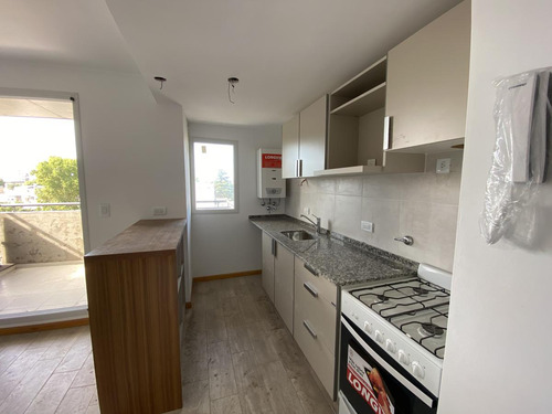 Departamento En Venta 2 Dormitorios 2 Baños Abasto A Estrena