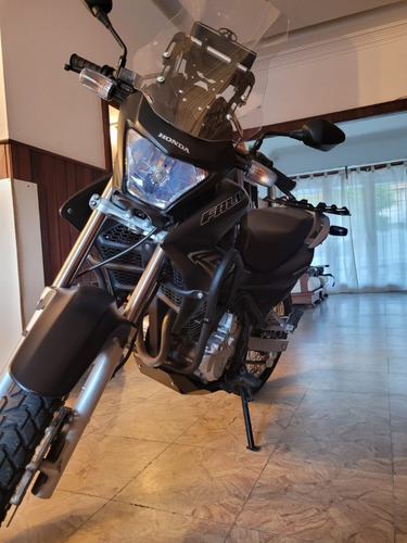 Imagen 10 de 15 de Honda Falcon 400