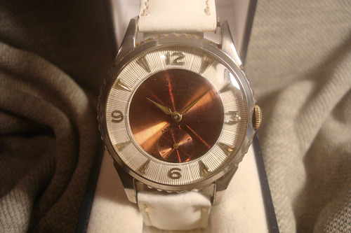 Escultural Reloj Agon De Luxe Art Deco 1950 Impecable! Joya! Blanco Cromado Cobre Metalizado (Usado)