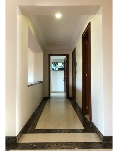 Imagen 7 de 14 de Departamento De Lujo Lomas Country