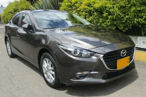Mazda 3 2.0 Touring MT