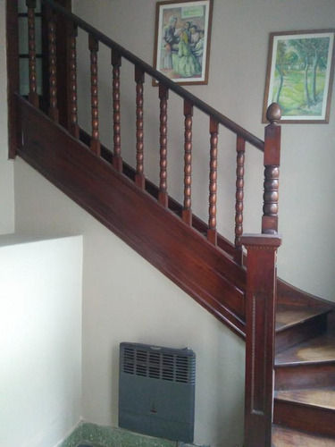 Casa En Venta - 4 Dormitorios 2 Baños - 150mts2 - La Plata