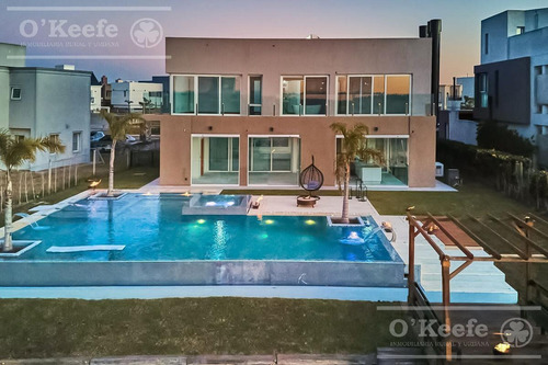 Imagen 17 de 30 de Casa En Venta En Nuevo Quilmes - A Estrenar - 5 Ambientes