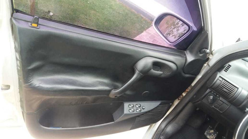 Vendo Corsa Sedan Da Chevrolet Na Cor Prata 4 Portas