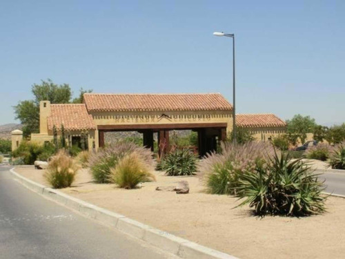 Terreno En Exclusivo Condominio De Piedra Roja