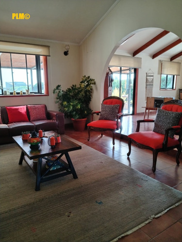 Se Vende Espléndida Casa Con Piscina Lomas De Mantagua Sur