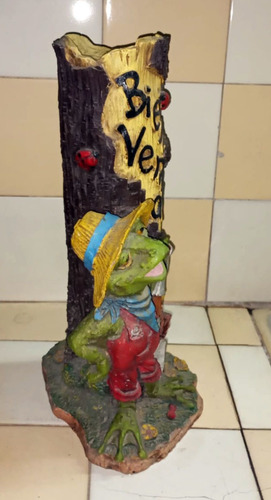 Jardín Sapo Rana Tronco Bienvenidos, 30 Cms. Resina