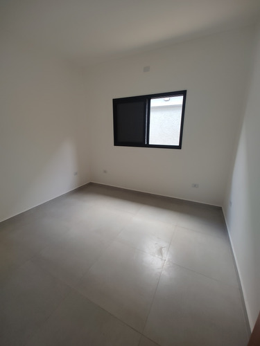Casa Com Dois Quartos Sendo Uma Suíte, Piscina