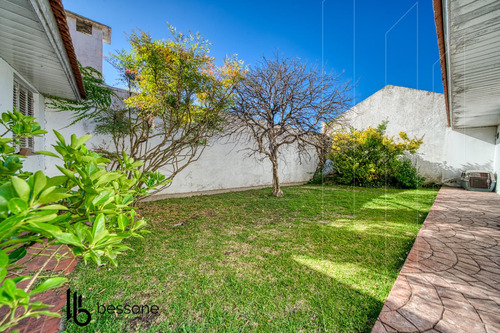 Vendo Casa En Los Troncos Lote 836mt2