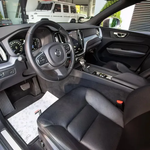 Volvo XC60 T5 awd momentum 2.0