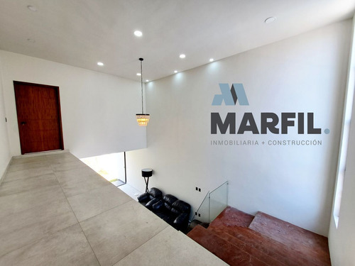 Venta De Residencia De 3 Recámaras, Al Norte De V. De A. Colima