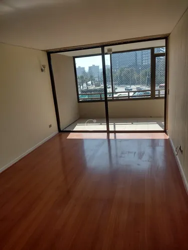 Departamento En Arriendo De 2 Dorm. En La Reina