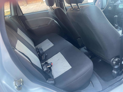 Imagen 6 de 16 de Ford Fiesta 2009 1.6 Ambiente Mp3