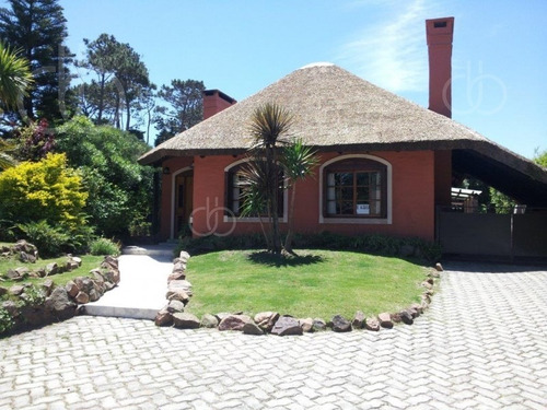 Imagen 24 de 29 de Punta Del Este, Jardines De Cordoba, 4 Dormitorios Y Dependencia*- Ref: 42991
