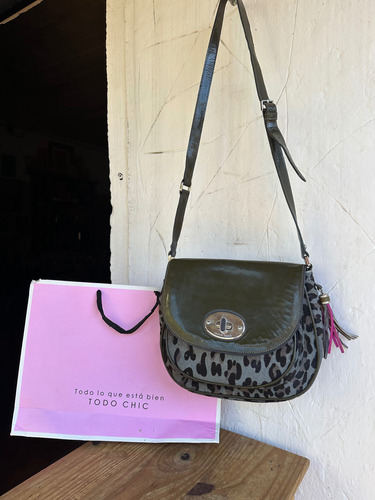 Cartera Bandolera Jackie Smith Animal Print + Bolsa Verde Musgo Animal Print Níquel Verde Musgo (Usado)