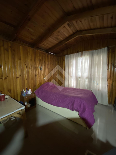 Gran Terreno Casa En Venta De 4 Dorm. En La Cisterna