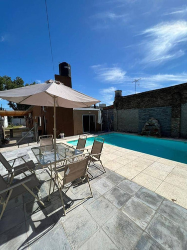 Imagen 21 de 25 de 132 Entre 530 Y 531, Casa Dos Dormitorios Y Piscina, En Venta