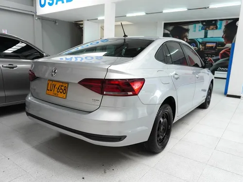 Volkswagen Virtus Trendline Placa Luy658