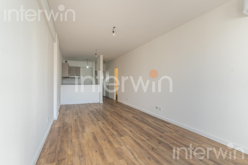 Departamento - 2 Ambientes Con Balcón Y Cochera - Colegiales - Venta