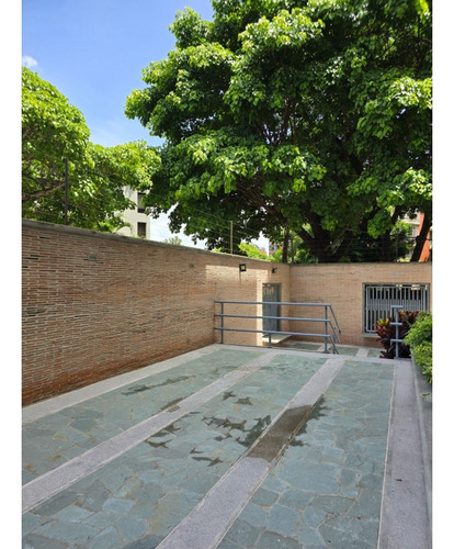 Apartamento En Alquiler 300 M2- Urb. La Castellana
