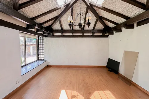 Casa En Venta En Niza. Cod V7417