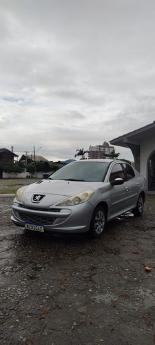 Peugeot 207 Sedan Passion XR 1.4 Flex 8V 4p