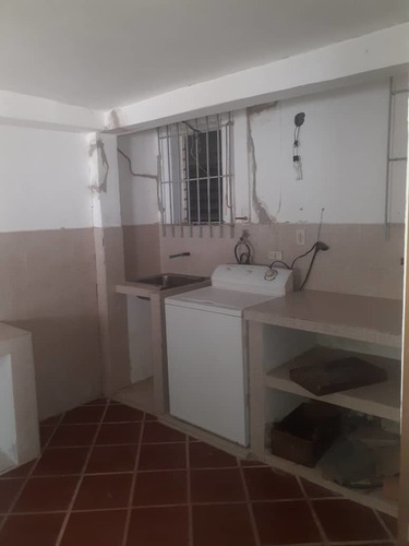 Imagen 7 de 16 de En Venta Amplia Casa En Borburata C-5623919