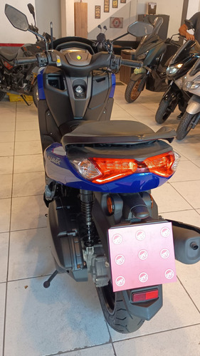 Nmax 160 Conected