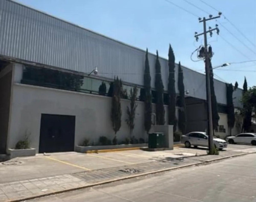 Bodega En Renta De 2,000m2 En Tultitlan Estado De México. La Bodega Se Ubica A Unas Cuadras Del Circuito Exterior Mexiquense.