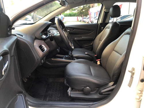 Imagem 14 de 15 de Chevrolet Prisma 1.0 Lt Manual Som Multimídia, Câmera De R