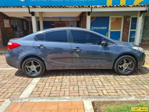 Kia Cerato Pro 1.6cc Mt Aa 4x2
